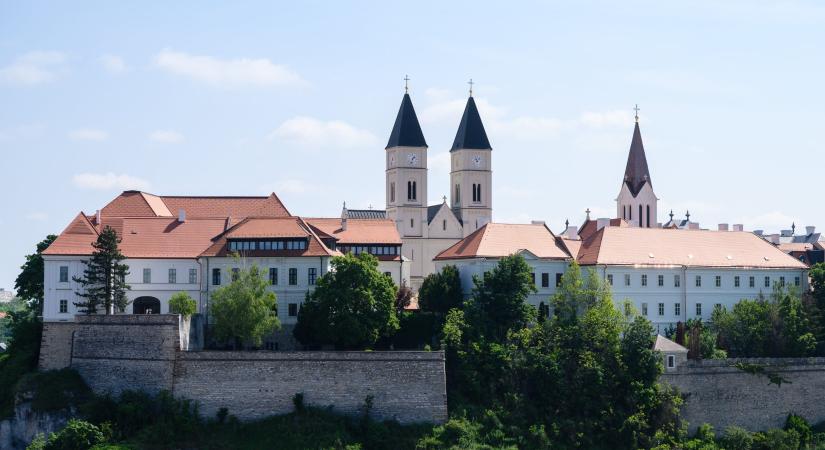 Veszprém az irodalomban városnéző séta