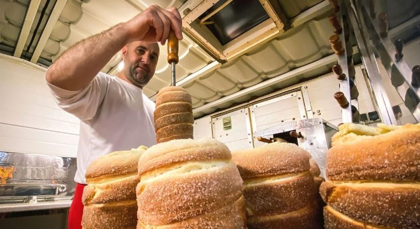 Kürtöskalácsot is kóstolnak a héten az ellenőrök