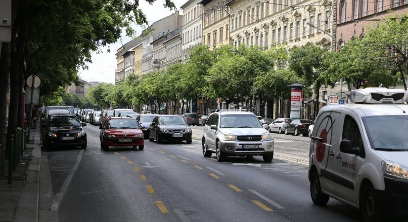 Hatalmas csattanástól dermedtek meg a budapestiek - ellepték a tűzoltók a fővárost