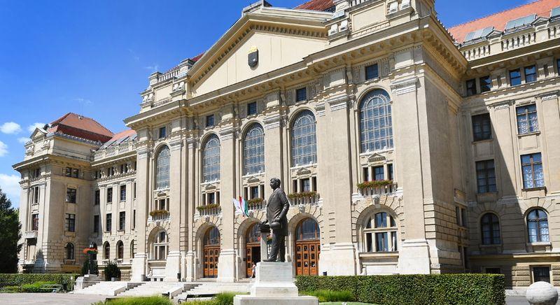 Angol nyelven képzik az űrszakembereket Debrecenben