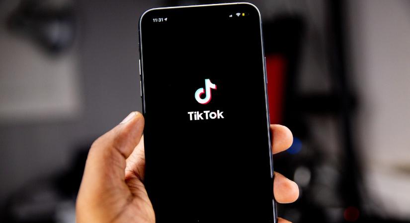 A TikTok visszavonja jutalmazási funkcióját az Európai Unióban