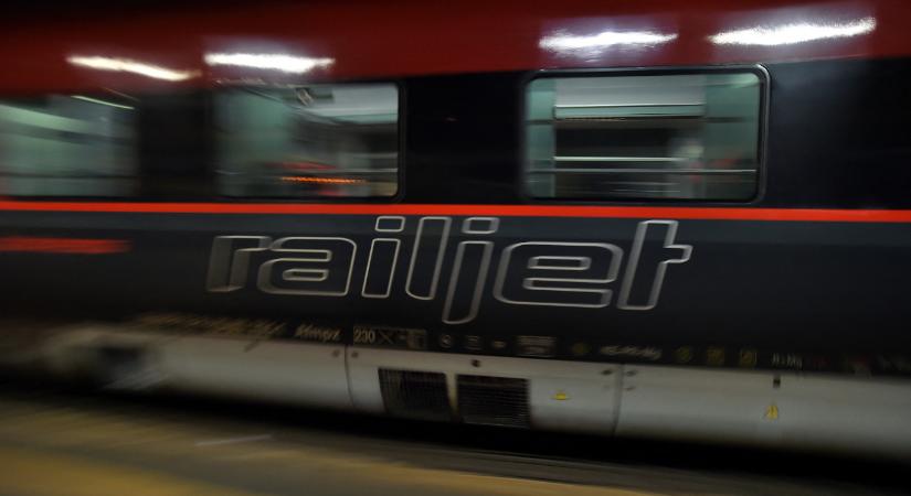 Rendszerhiba miatt átmenetileg nem lehet helyjegyet váltani a nemzetközi railjet vonatokra