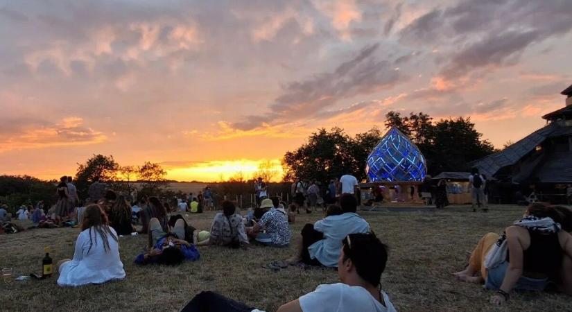 Halálra égett egy fesztiválozó az Ozorán