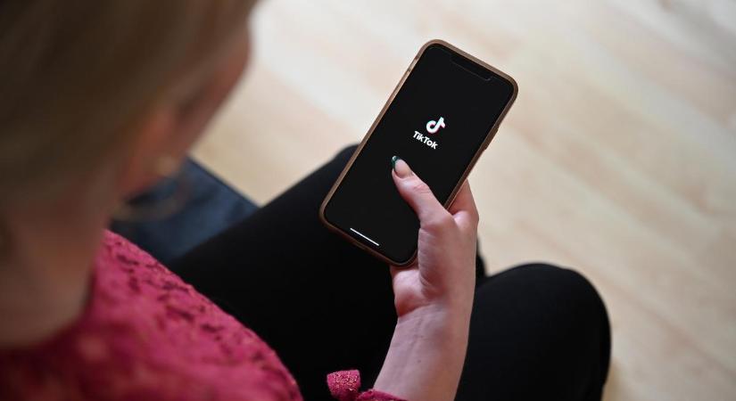 Megszűnik a TikTok egyik népszerű funkciója - az biztos, hogy nehezebb lesz pénzt keresni a platformon