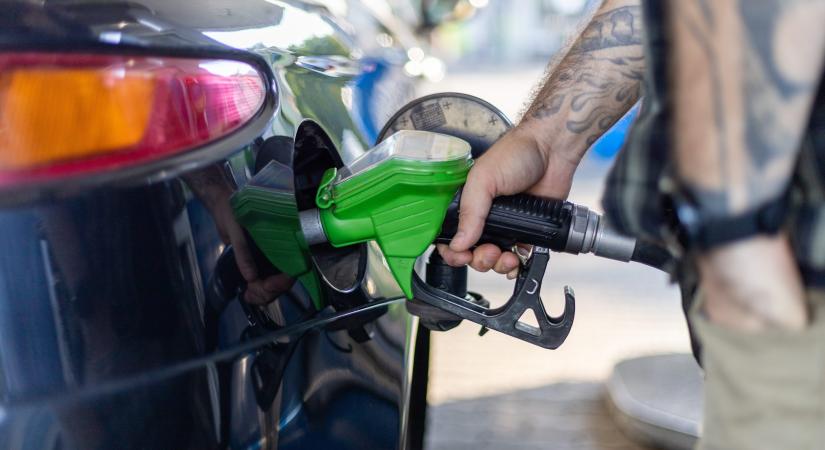Jelentősen csökkenhet az üzemanyag ára idehaza