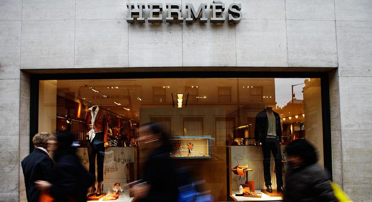 Eltűnt 12 milliárd eurója – állítja az Hermès luxusmárka egyik örököse