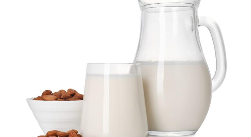Tehéntej, szójatej, mandulatej -tudja meg, melyik tejet érdemes választania a sok közül