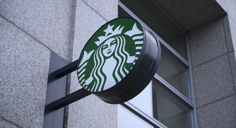 Nem fogja elhinni, mivel kaszál óriásit a Starbucks