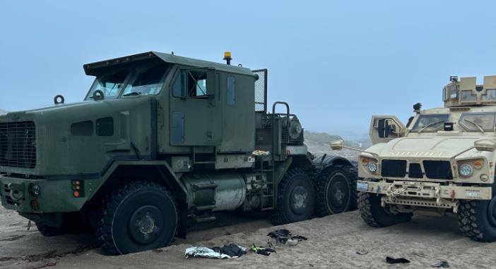 Egy kaliforniai férfi ellopott egy tankszállítót, aztán elakadt vele a strandon