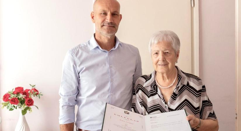 90 éves lett, felköszöntötték Bakos Istvánnét