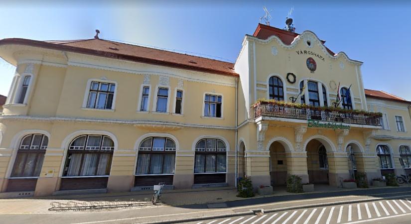 Balmazújváros polgármestere a felelős azért, hogy nem kapnak fizetést az önkormányzati dolgozók a településen