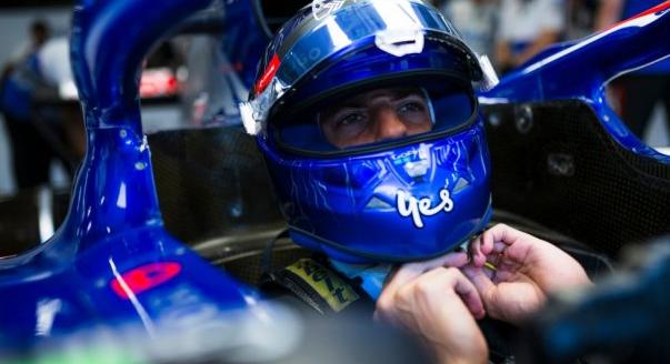 Ricciardo kényelmetlenül érezné magát, ha a fiatalok elől foglalná a helyet