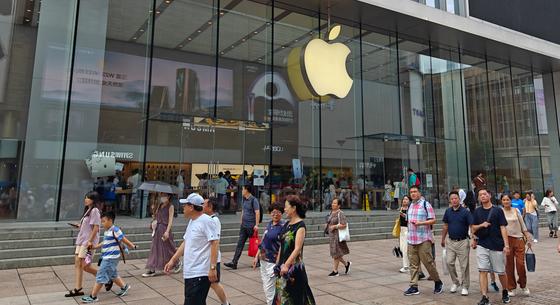 Európában az Apple-lel keményednek, Kínában viszont az Apple keménykedik