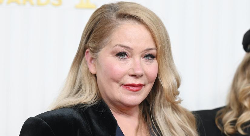 Ezt az egy testrészét plasztikáztatta Christina Applegate