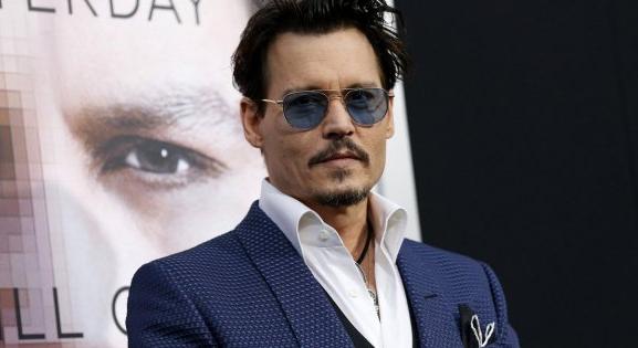 Mélyrepülésben Johnny Depp karrierje: ezért veszíti el sorra a szerepeket
