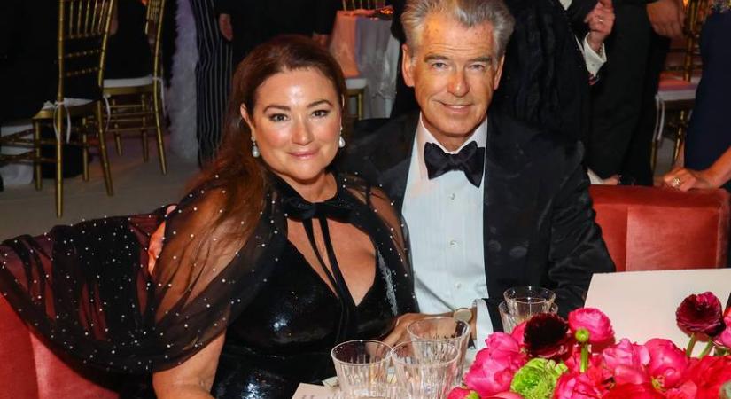 Pierce Brosnan felesége lélegzetelállító menyasszony volt: 23. házassági évfordulójuk alkalmából kerültek fel a képek