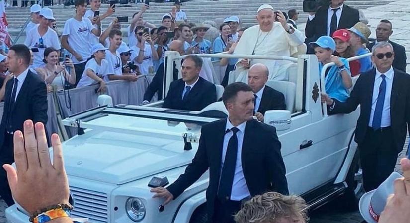 A pápával találkoztak a vármegyénkből is érkezett ministránsok