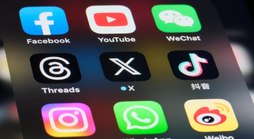 Hatalmas bajban a TikTok: gyerekek elleni jogsértésért perlik a kínai videómegosztót