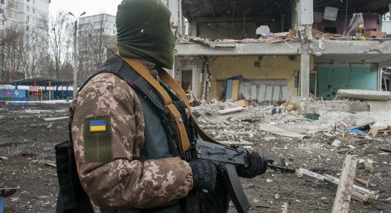 Hét év börtönt kapott egy önkéntes katona, aki az ukrán harctéren halottakat fosztogatott