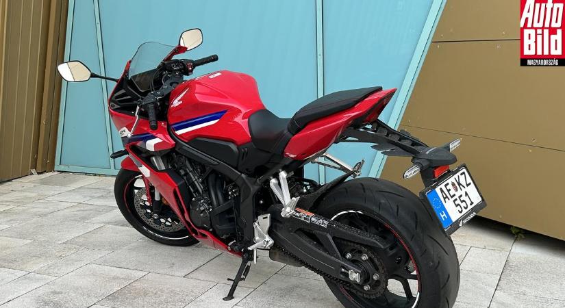 Sportmotort az ötveneseknek is: Honda CBR650R teszt