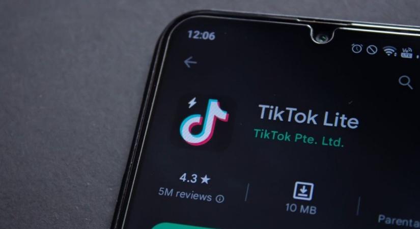 Függőséget okozó TikTok program - bekeményített az EU