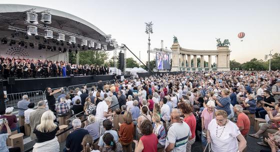 A békéért ad ingyenkoncertet ad a Hősök terén a Fesztiválzenekar