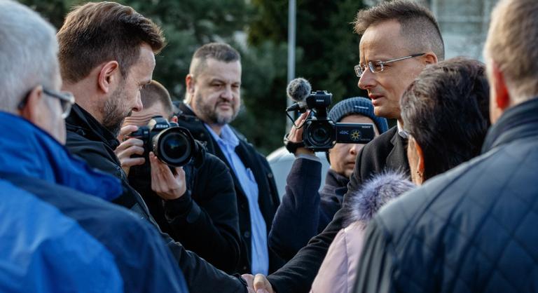 Kárpátalja kormányzója: Ha kell, bemutatom a magyar politikusoknak a háború borzalmait