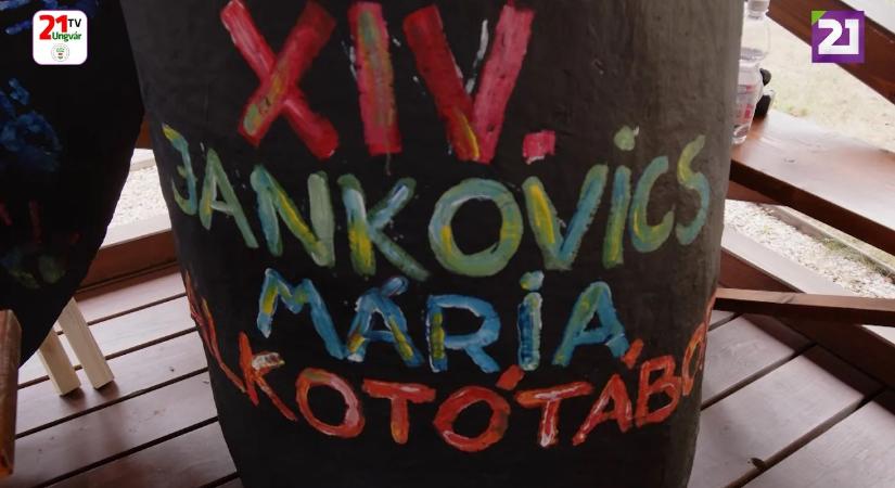 Aktuális (2024.08.06) - Péterfalván zajlik a XIV. Jankovics Mária Alkotótábor második turnusa (videó)