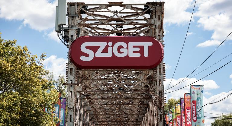 Startol a Sziget Fesztivál – meglestük, hogyan végzik az utolsó simításokat