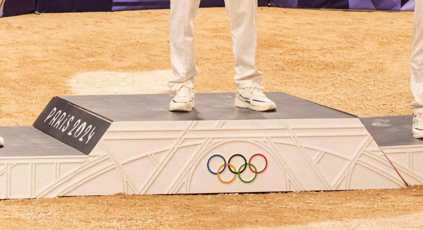 A Magyar Olimpiai Bizottság elnöke nyíltan közölte: "ha a dobogón se találjuk, akkor van igazán a baj..."