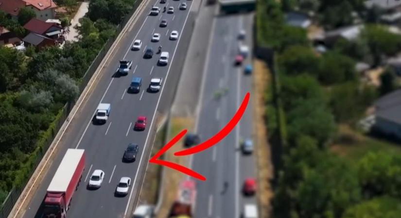 Egy csomó autós fotózta és videózta a balesetet az M7-esen, kilométeres dugót okoztak – videó