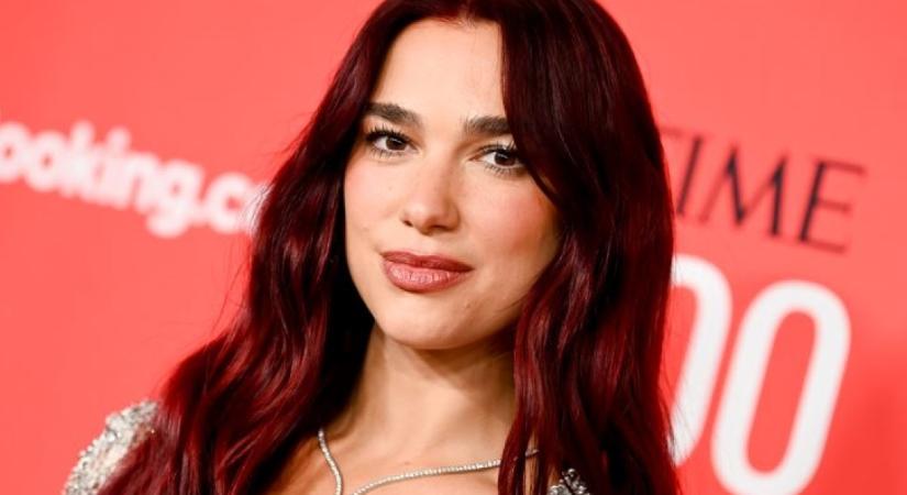 Szédítően sármos pasi Dua Lipa apja: 55 évesen is piszok jól néz ki