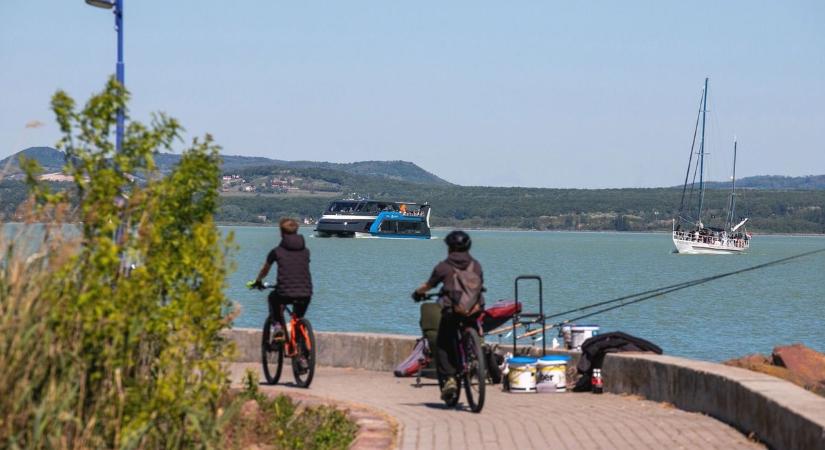 Mérséklődik az éjszakai lehűlés és marad a napos idő