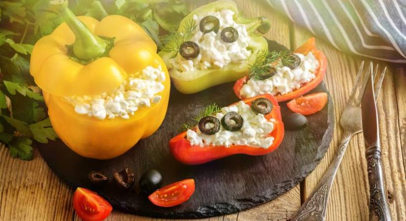 Túróval töltött roppanós paprika: mutatós és nagyon finom fogás