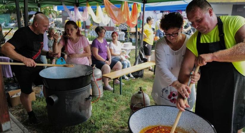 Tűzmanók, habparty és Kaczor Feri kíséri a gulyásfesztivált Nagytályán