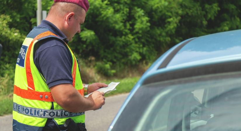 Ittasan kapcsoltak le egy külföldi sofőrt Jászberényben