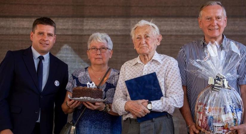 A legfiatalabb és a legidősebb elekit köszöntötték