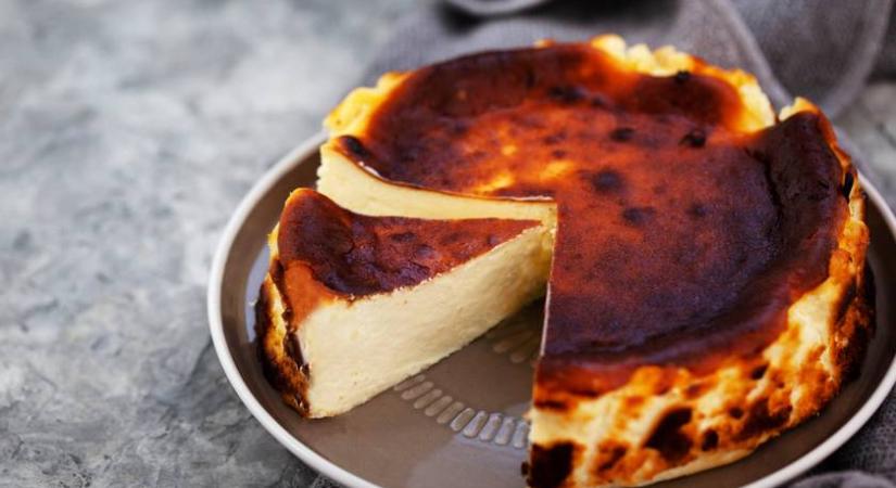 Sült sajttorta baszk recept alapján: így készül a San Sebastian-torta