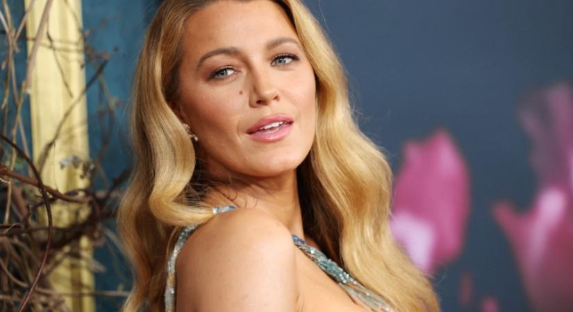 Blake Lively felvette Britney Spears 22 évvel ezelőtt viselt ruháját