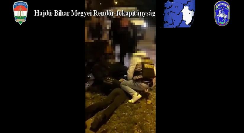 Két drogdílert és 14 fogyasztót csíptek el a hajdú-bihari rendőrök – videóval