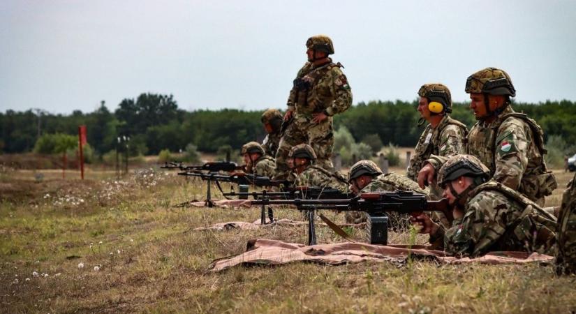 Lőttek a tartalékosok Hajdúhadházán  fotók