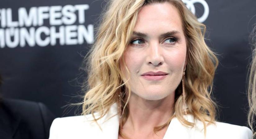 A 48 éves Kate Winslet melltartó nélkül fürdőzött: a fotós is megörökítette