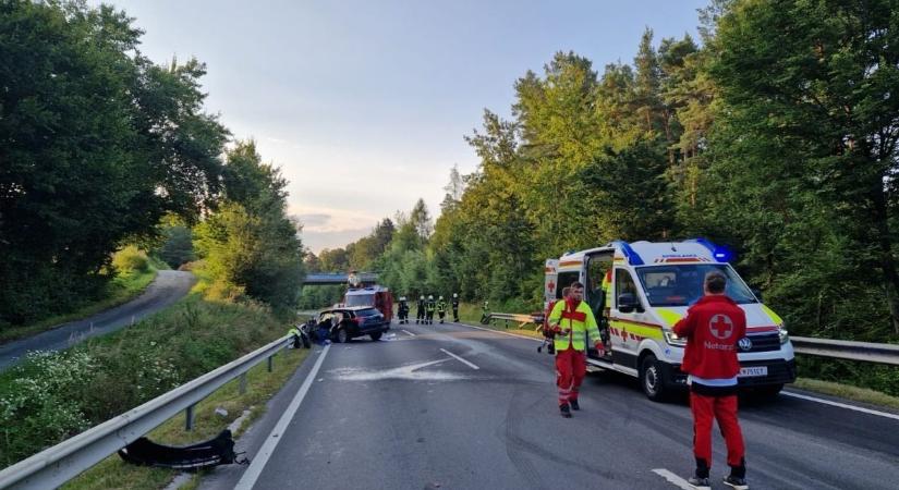 Horrorbaleset Burgenlandban: felesége holtteste mellett sírt fájdalmasan a megtört férj