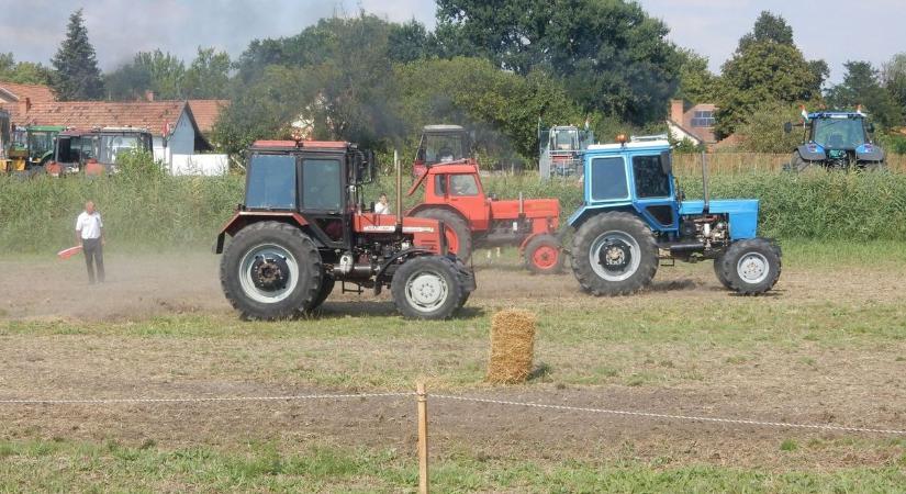 Újabb traktoros találkozó Pusztaszeren