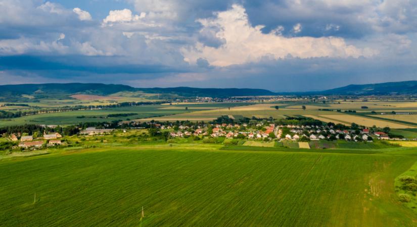 Ez lenne az év legjövedelmezőbb befektetése? Újraindul a földért való háború a piacon