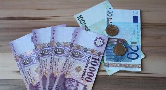 Még mindig tart a meccs a forint és az euró között