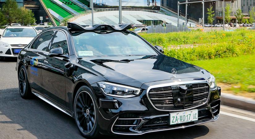 Önvezető autókat tesztelhet Peking utcáin a Mercedes-Benz