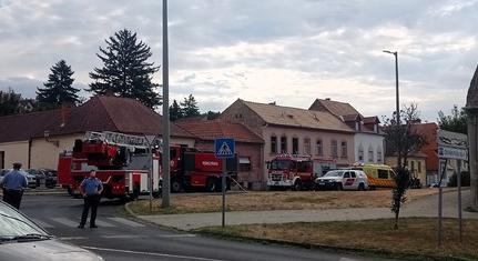 Egy szekrény gyulladt ki az Ady Endre utcában, Pécsett