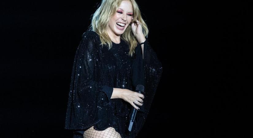 Kylie Minogue 56 évesen is olyan szexi, hogy elolvadt tőle a Sziget fesztivál! A popkirálynő felrobbantotta a nagyszínpadot – fotók a helyszínről