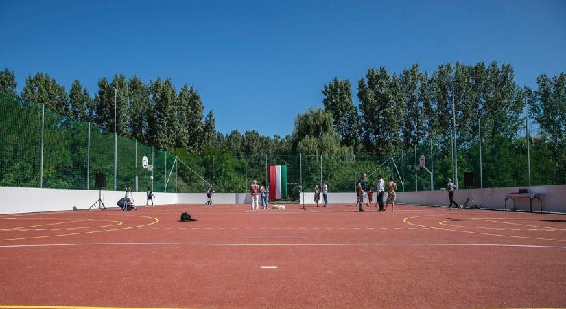 Sportpályával bővül a cibakházi iskola